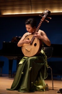 Yueqin Chen playing ruan